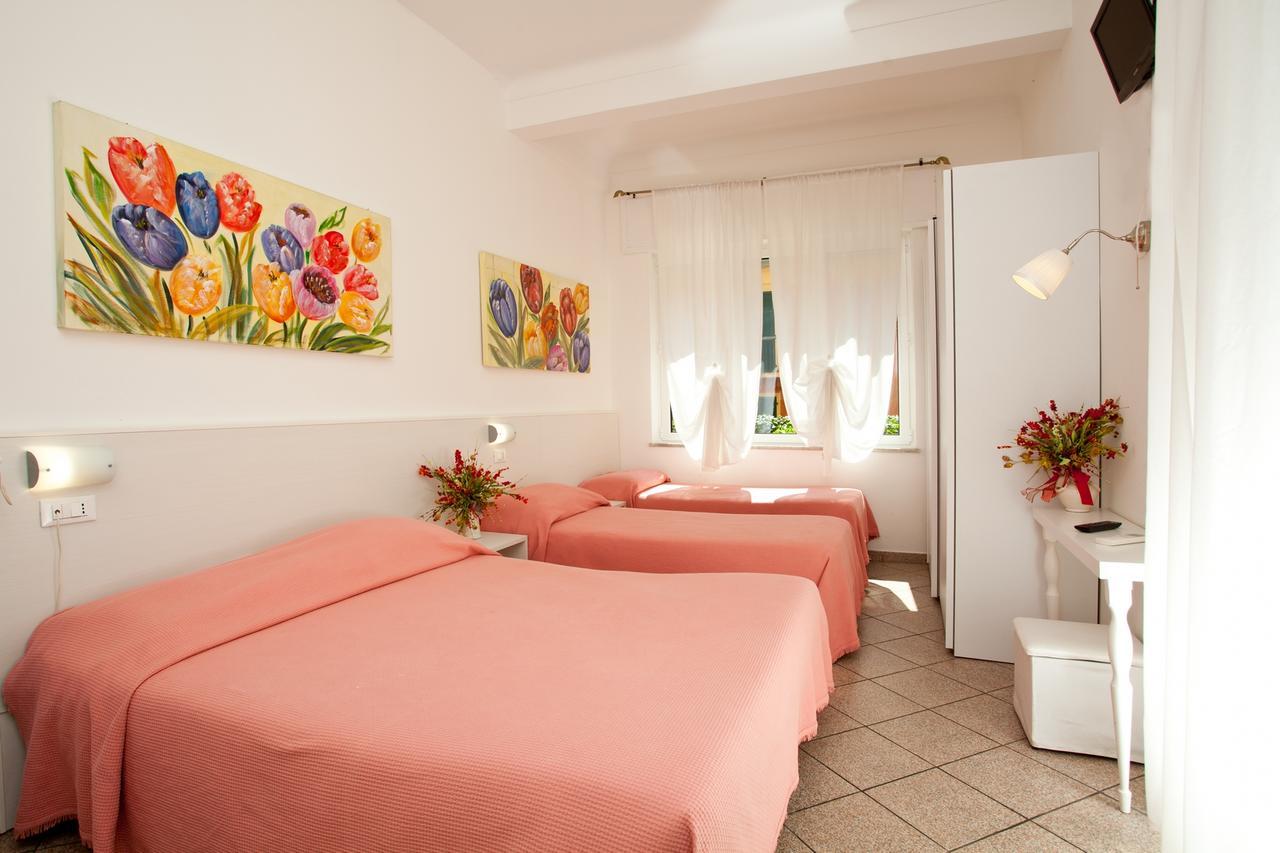 Hotel Lydia Alassio Kültér fotó